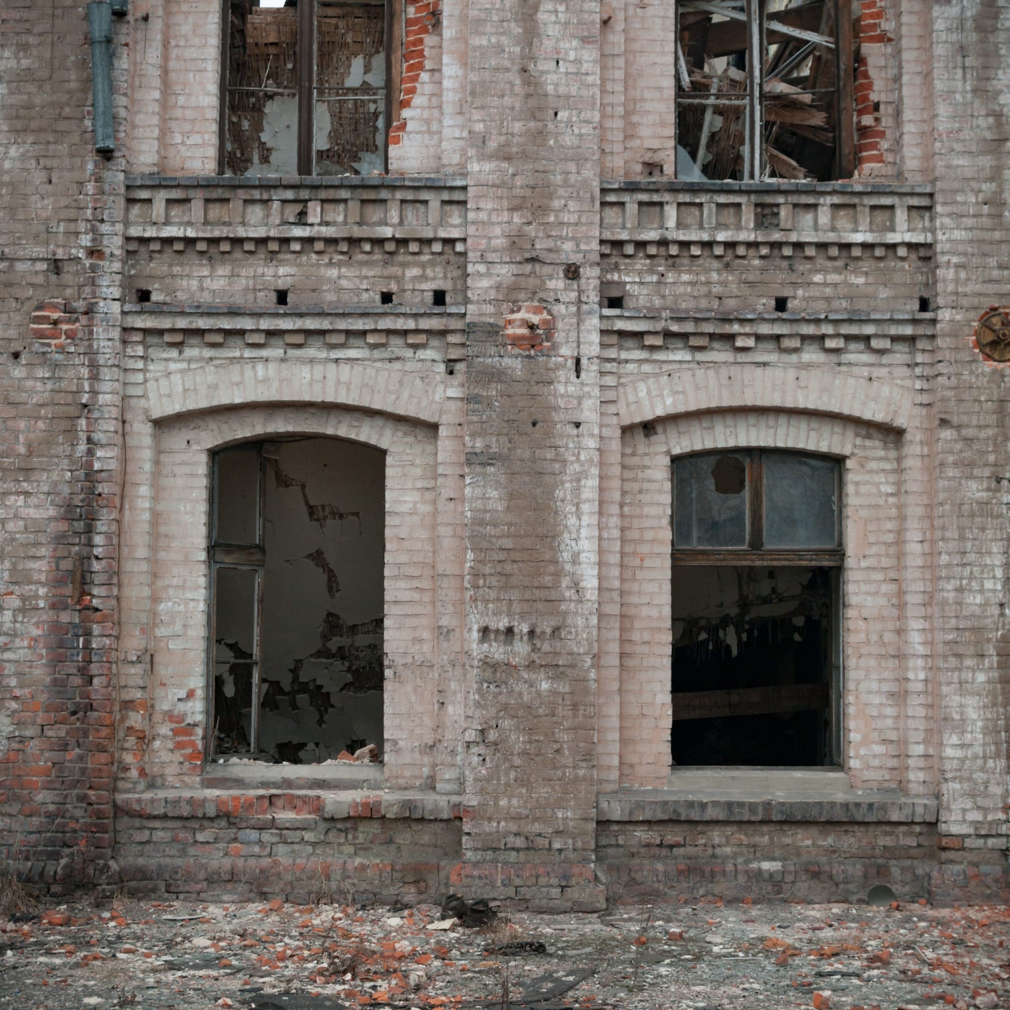 poorly maintained properties bad neighborhood