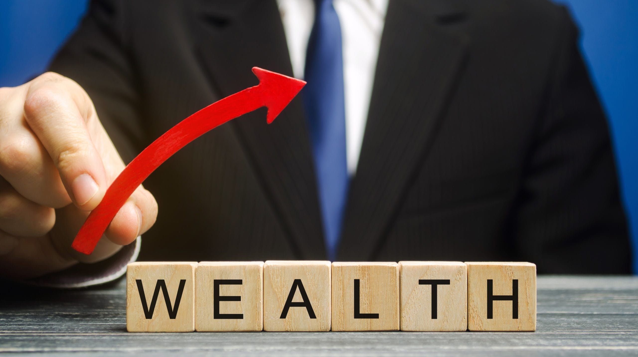 8 Weird Financial Rules That Benefit the Wealthy