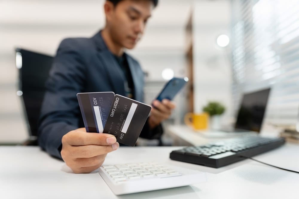 Here Are The Ways Holiday Spending Could Trigger a January Credit Score Crisis