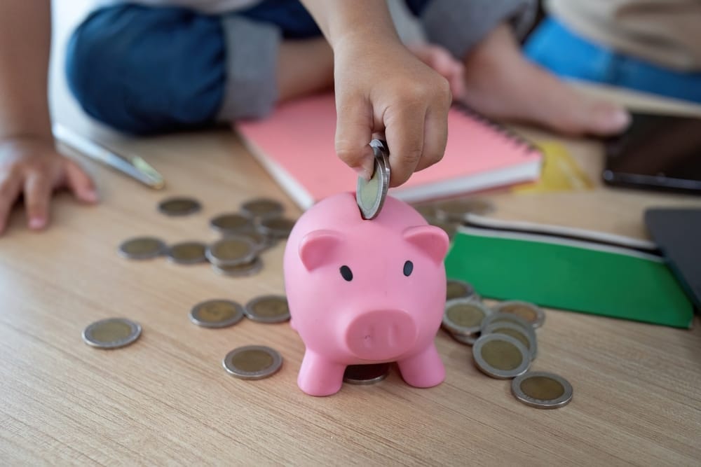 There Are Certain Things Parents Do That Accidentally Raise Financially Irresponsible Kids