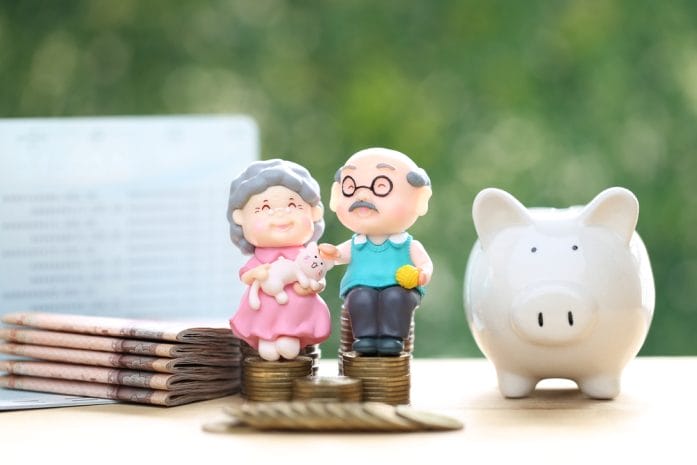 7 Warning Signs a Retiree’s Finances Are Starting to Spiral