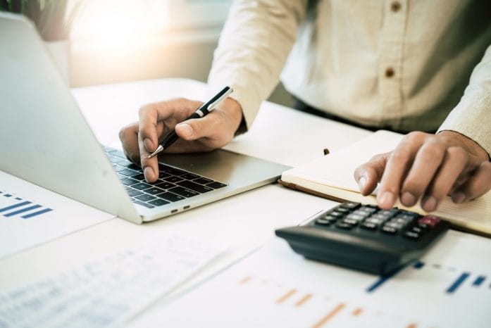 4 Personal Finance Moves People Are Making Right Now Before Interest Rates Shift Again